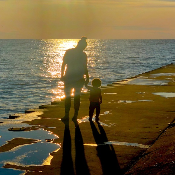 Meet your Posher, Ashley 👋 - Picture 3 of 3